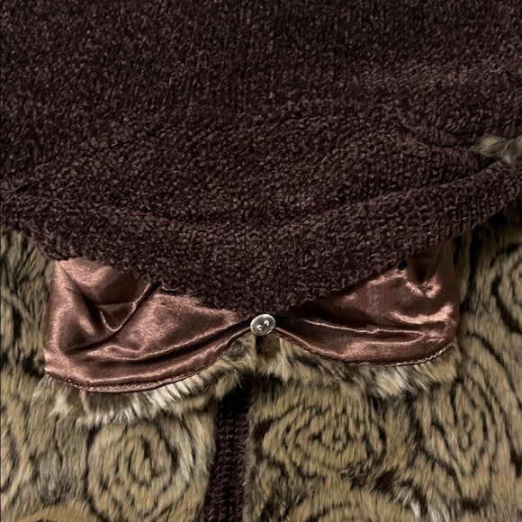 Women’s Faux Fur Vest with Detachable Collar - Size 2X - Picture 7 of 11